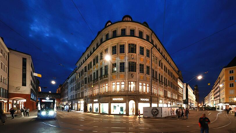 Maffei-, Ecke Theatinerstraße: Das Arco-Palais ist ein Prunkstück.