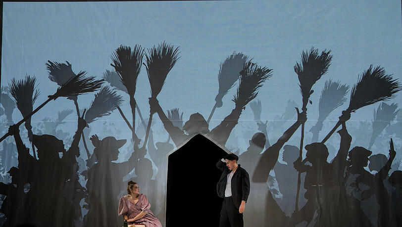 Engelbert Humperdincks &bdquo;H&auml;nsel und Gretel&ldquo; in der Inszenierung von Dominik Wilgenbus im Cuvilli&egrave;stheater.