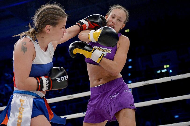 Christine Theiss gegen Olga Stavrovain - Die Bilder.