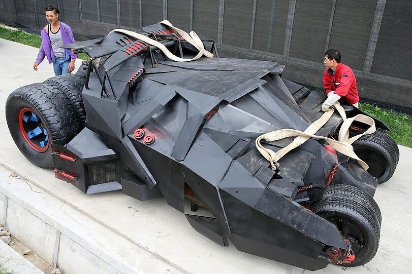 Irre Replica: Ein 26-Jähriger Aus China hat sich in seiner Freizeit mal eben ein Batmobil gebaut. Die Bilder...