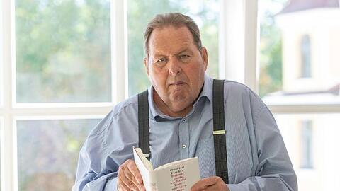 Ottfried Fischer lässt sein Leben Revue passieren.