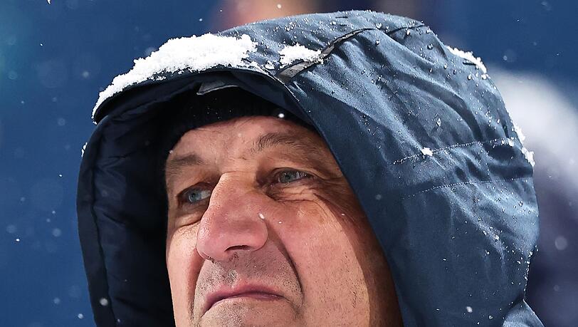 Fis-Renndirektor Sandro Pertile sieht sich nach dem Abbruch Kritik ausgesetzt. Fis-Renndirektor Sandro Pertile sieht sich nach dem Abbruch Kritik ausgesetzt.