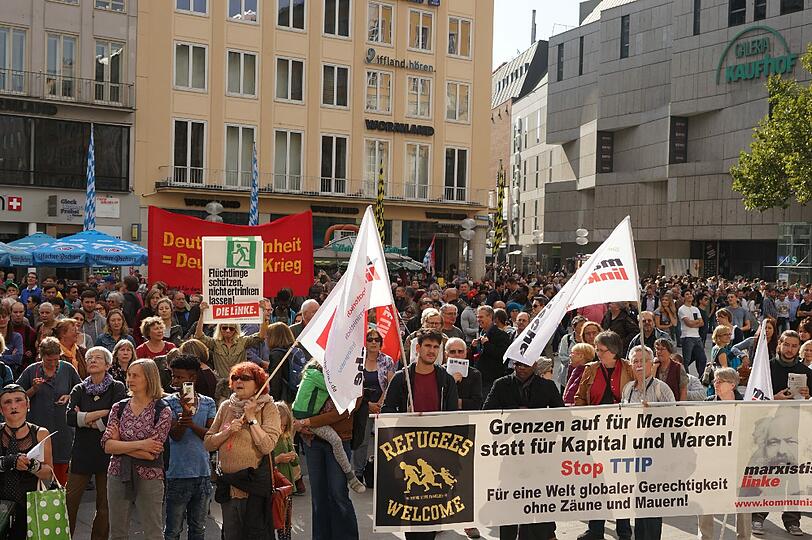 Gegen Asylrechtsverschäfungen - für offene Grenzen: Bilder von der Demo am Samstag.