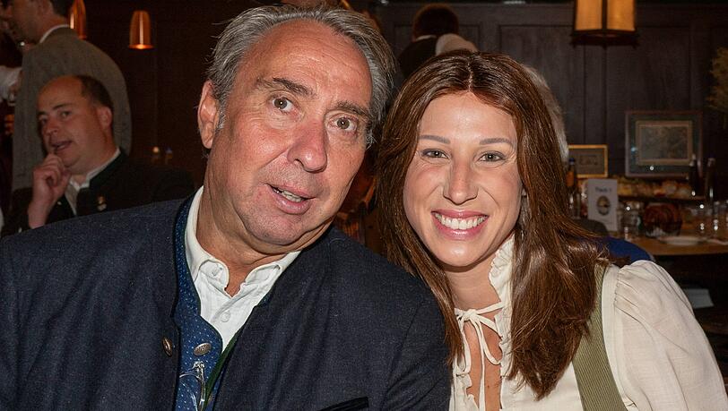Das Bratwurst-Wiesn-Wirtepaar Werner und Eva Hochreiter Das Bratwurst-Wiesn-Wirtepaar Werner und Eva Hochreiter