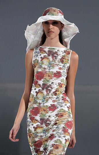 Fashion Week Paris - eine Kreation von Hussein Chalayan.