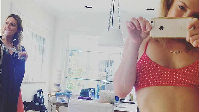 Kate Hudson präsentiert stolz ihren fitten Body Kate Hudson präsentiert stolz ihren fitten Body
