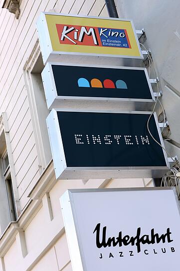 Zwischen Verkehrstrubel und grünen Fleckchen - der Max-Weber-Platz hat vieles zu bieten.