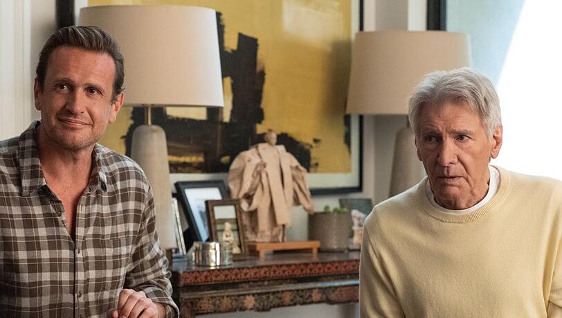 Jason Segel (l.) und Harrison Ford in der dritten Staffel von "Shrinking".
