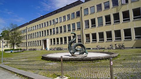 Die Tierklinik wird abgerissen, Denkmalschützer sind empört.