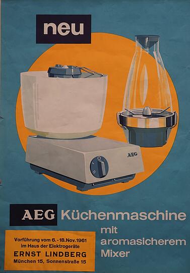 1961: Die Ernst Lindberg GmbH bietet damals neben Musikinstrumenten und Noten auch Schallplatten, Unterhaltungselektronik und Haushaltsgeräte an. Die heutige Firma Hieber-Lindberg GmbH entsteht 2006 durch die Fusion der Musikgeschäfte "Hieber am Dom" und "Ernst Lindberg" in der Sonnenstraße.