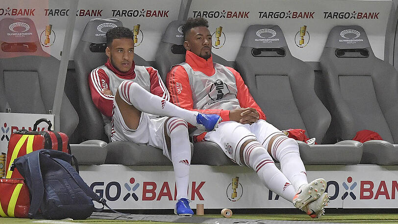 Jerome Boateng (re.) kam im DFB-Pokal-Finale nicht zum Einsatz.