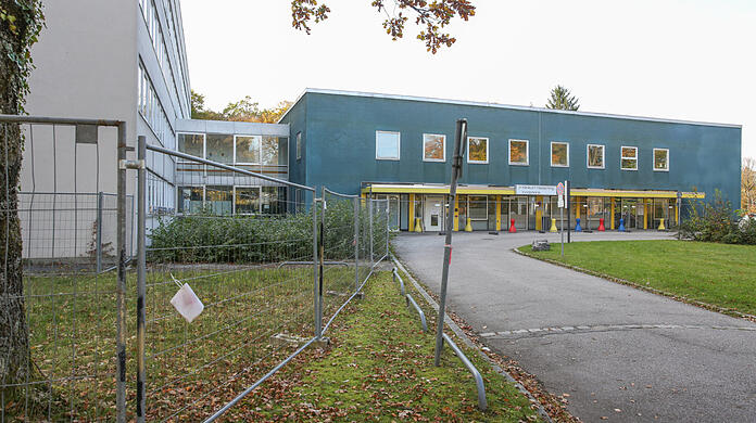 Wird abgerissen: Die Kinderklinik in Harlaching.