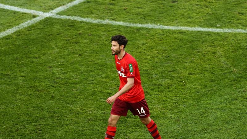 Der Kölner Jonas Hector war nach der Niederlage vom Reporter genervt.