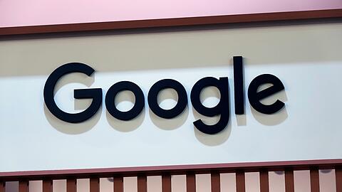 Der Internetriese Google will Fehlinformationen unter anderem über ukrainische Flüchtlinge in Deutschland bekämpfen.