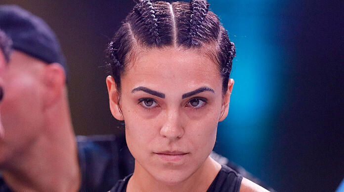 Elena Miras erlebt bei "Promi Big Brother" eine Achterbahnfahrt der Gefühle. Sollte Sat.1 langsam eingreifen?