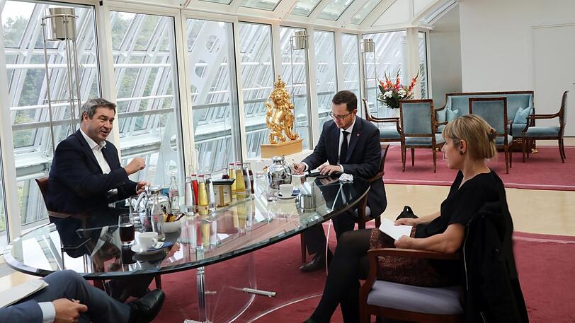 "Das klassische 'Mia san Mia' würde nicht mehr in die moderne Zeit passen", sagt Ministerpräsident Markus Söder im Gespräch mit den Redakteuren Natalie Kettinger und Markus Peherstorfer.