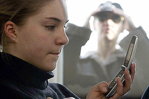 Stalker terrorisieren ihre Opfer häufig per Telefon. Foto: dpa