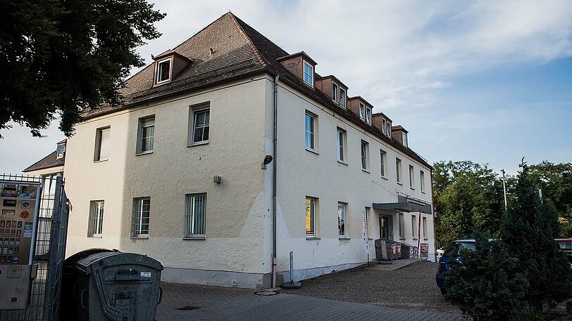 Das Mehrfamilienhaus in der Regensburger Landshuter Straße. Hier kam es zum Gewaltdelikt an der 33-jährigen Prostituierten.