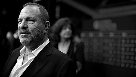 Er weist zwar alle Vorwürfe von sich, doch seine Karriere ist zerstört: Der Skandal um Harvey Weinstein löste die "MeToo"-Debatte aus.