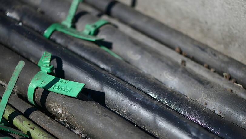 Ein kurzzeitig herabhängendes Kabel hat in Berg am Laim am Dienstag einen schweren Unfall verursacht. Ein kurzzeitig herabhängendes Kabel hat in Berg am Laim am Dienstag einen schweren Unfall verursacht.