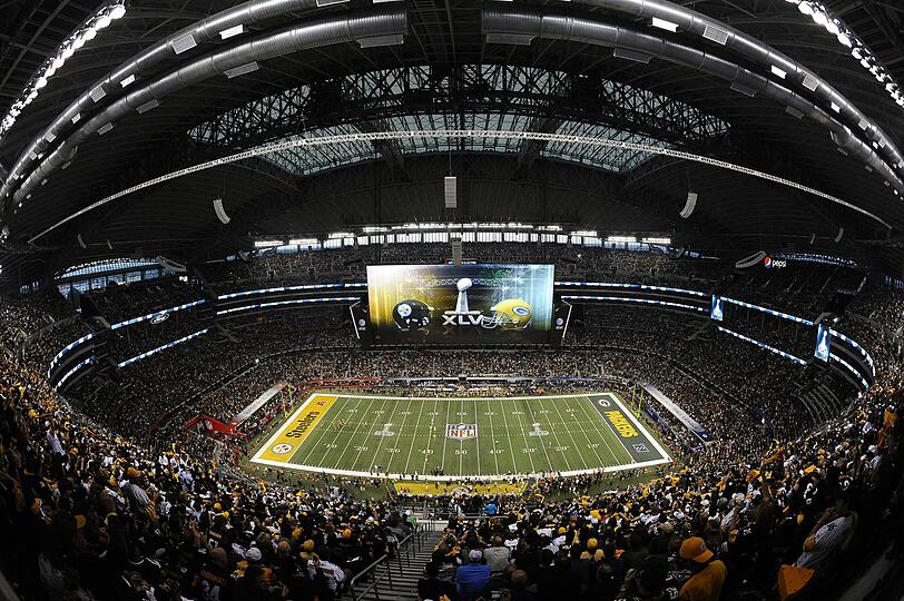 DieGreen Bay Packers sind zum vierten Mal Super Bowl-Champion. Am Sonntagabend (Ortszeit) besiegte das Team aus dem US-Bundesstaat Wisconsin in einem spannenden Endspiel der National Football-League
(NFL) in Dallas Rekordmeister Pittsburgh Steelers mit 31:25. Die Bilder vom Sportfest.