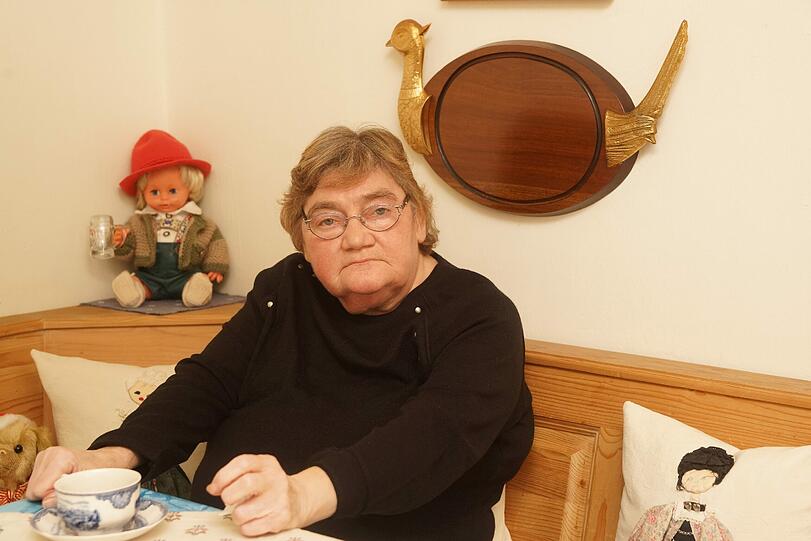 Magdalena T. in ihrer Küche: Schwere Krankheiten trieben sie in die Armut.