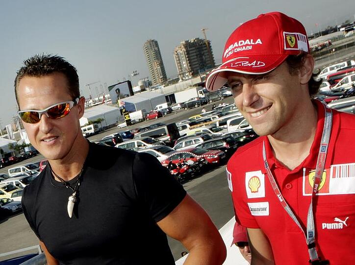 Michael Schumacher wich Luca Badoer am Wochenende nicht von der Seite - nur im Auto saß Badoer allein. Und versagte prompt.