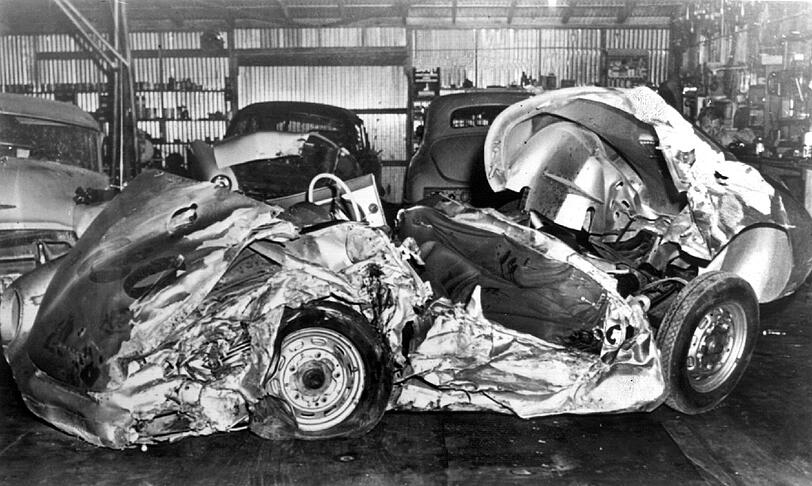 Das Wrack des Porsche 356 Spider, in dem James Dean am 30. September 1955 in der Nähe von Paso Robles/Kalifornien tödlich verunglückte.
