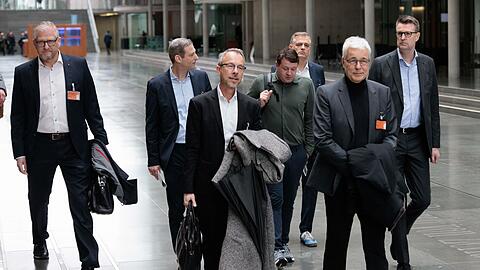 Vertreter der Mineral&ouml;lkonzerne nahmen an der Sitzung teil.