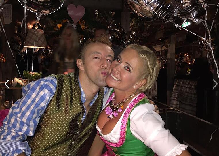 Outfit Nr. 3: Für den Almauftrieb mit Promi-Big-Brother-Kollege Prinz Mario Max zu Schaumburg-Lippe hat sich Claudia Effenberg ein grünes Dirndl ausgesucht.