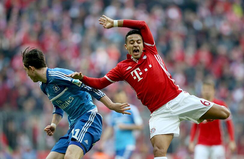 Thiago Note 2: In Alonsos Abwesenheit der Chef-Ballverteiler. Löste diese Aufgabe ähnlich elegant und überzeugend wie sein spanischer Mitspieler. Ganz solide. Durfte nach einer Stunde raus.