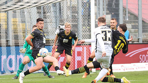Die SV 07 Elversberg lässt sich auch nicht von  Borussia Dortmund II aufhalten.