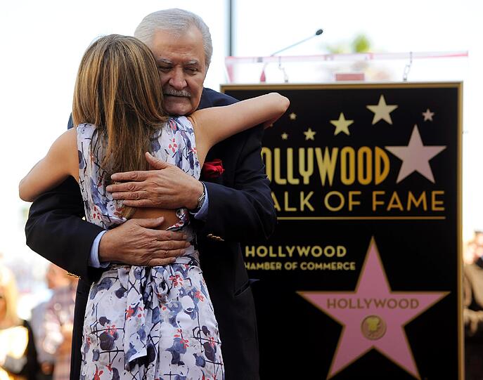 Der 2462. Stern auf dem Walk of Fame ehrt die Schauspielerin Jennifer Aniston. Die Bilder von der Zeremonie am Mittwoch.