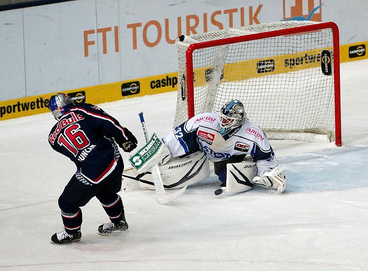EHC-Stürmer Ryan Duncan beim Spiel gegen Schwenningen, zuletzt fiel er mit einem Magen-Darm-Infekt aus.