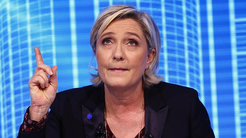 Die französische Präsidentschaftskandidatin Marine Le Pen hatte Ende 2015 unter anderem ein Bild verbreitet, das den enthaupteten Leichnam des US-Journalisten James Foley zeigt.