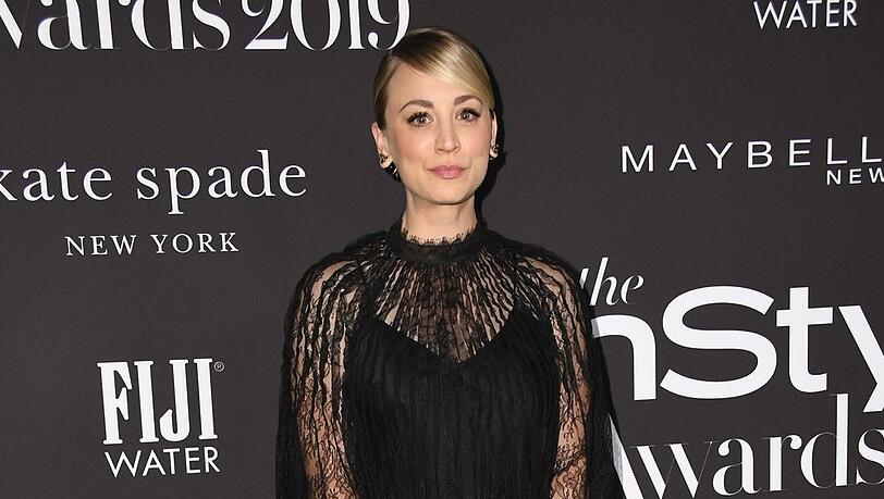 Kaley Cuoco muss um ihren Hund trauern.