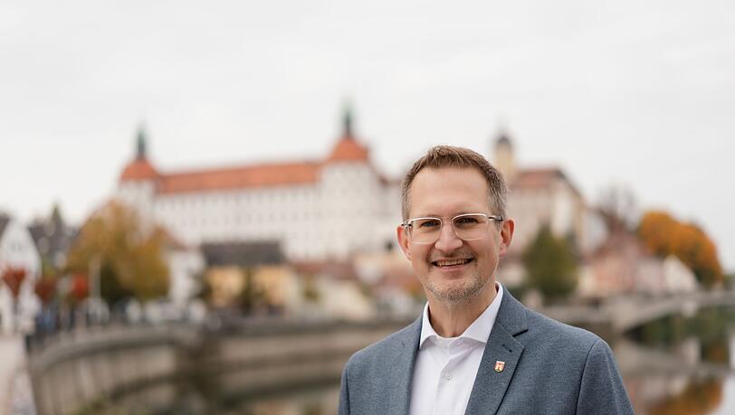 Gerhard Schodervon den Gr&uuml;nen ist neuer OB von Neubrug an der Donau. (Handout)