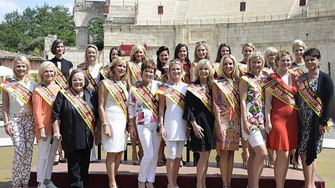 22 ehemalige und die amtierende Miss Germany 2013 posieren beim Miss Germany Treffen in Rust