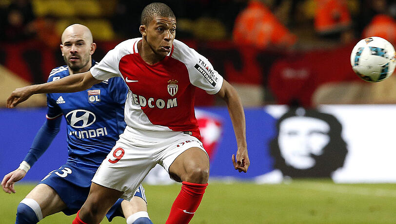 Noch stürmt Kylian Mbappé für den AS Monaco, doch das könnte sich ändern - noch in diesem Winter oder vielleicht auch erst im Sommer. Dortmunds Interesse ist groß. Noch stürmt Kylian Mbappé für den AS Monaco, doch das könnte sich ändern - noch in diesem Winter oder vielleicht auch erst im Sommer. Dortmunds Interesse ist groß.