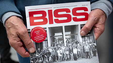 Die Stra&szlig;enzeitung "Biss": Aktuell sind falsche Verk&auml;uferinnen in M&uuml;nchen unterwegs, die um Spenden betteln.