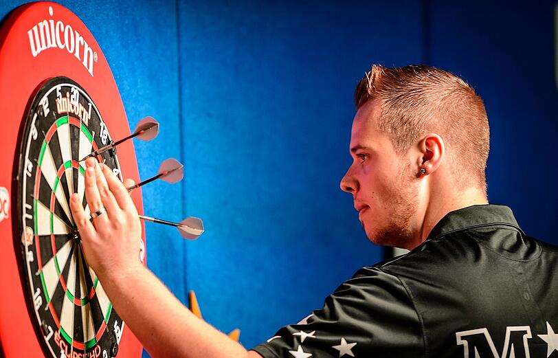 &bdquo;Man muss ja auch damit umgehen können, dass alle Hoffnungen auf einem lasten&ldquo;, sagt Paulke über Deutschlands Dartshoffnung Max Hopp.