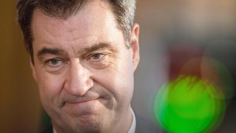Der Bayerische Ministerpräsident Markus Söder (CSU) spricht mit Medienvertretern. Foto: Nicolas Armer/dpa/Archivbild