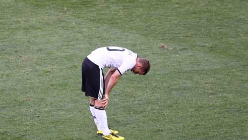 Lukas Podolski versagte beim Elfmeter Lukas Podolski versagte beim Elfmeter