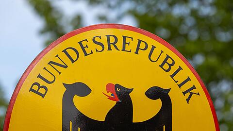 Viele Menschen erhoffen sich au&szlig;erhalb Deutschland ein besseres Leben. (Symbolbild)