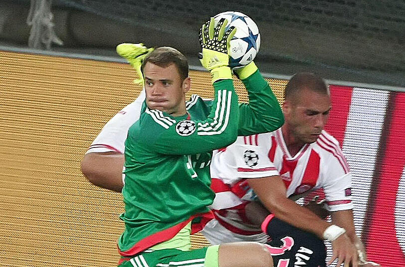 MANUEL NEUER - NOTE 2 - Im 50. Champions-League-Einsatz musste der Torhüter in Halbzeit eins vor die Olympiakos-Kurve. Sportliche Prüfungen gab es wenige. Gute Flugparade in der 56. Minute.