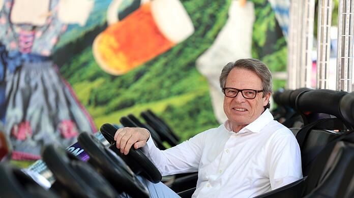 Alkoholfreiam Steuer:Andreas Schessl imAutoscooter. Das Foto entstand bereits Ende Juli auf der Jakobidult am Mariahilfplatz.