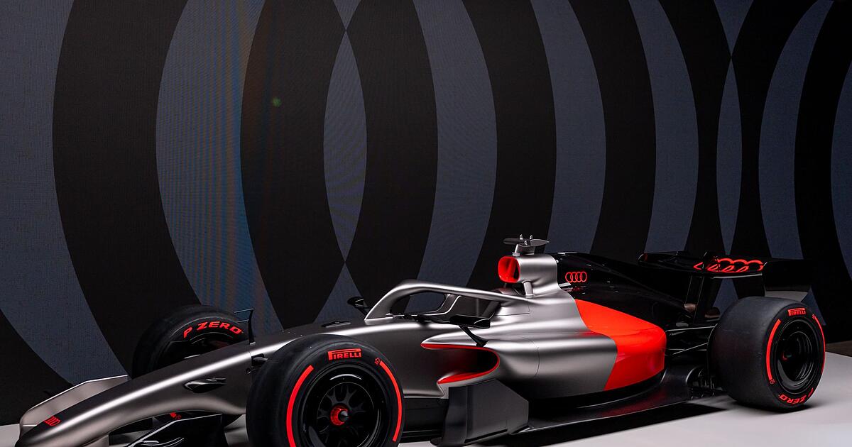 Audi-stellt-Formel-1-Rennlackierung-in-Berlin-vor