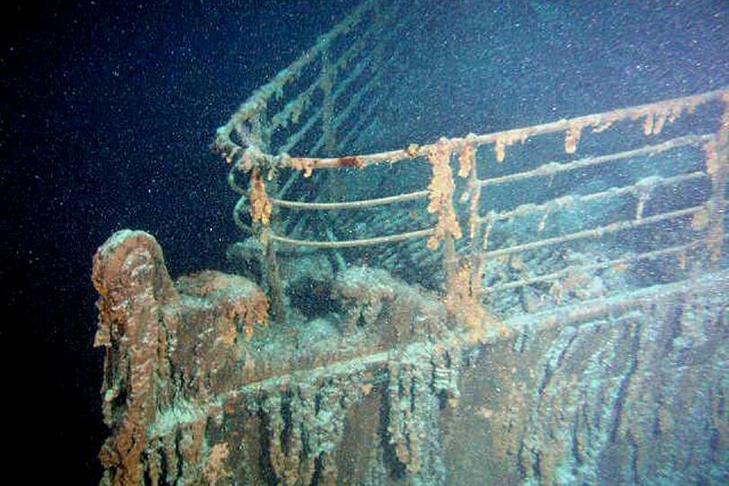 Von Glanz und Glamour der Titanic ist schon lange nichts mehr übrig. Die Bakterien "Halomonas titanicae" setzen dem Wrack weiter zu.