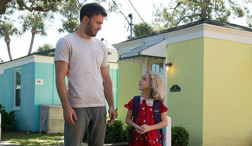 Mary (Mckenna Grace) hat keine Lust auf Schule. Onkel Frank (Chris Evans) kann das sogar nachvollziehen.