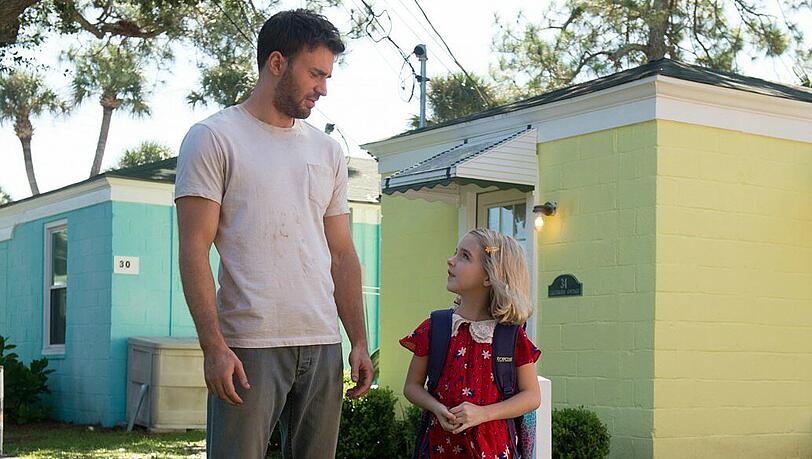 Mary (Mckenna Grace) hat keine Lust auf Schule. Onkel Frank (Chris Evans) kann das sogar nachvollziehen.